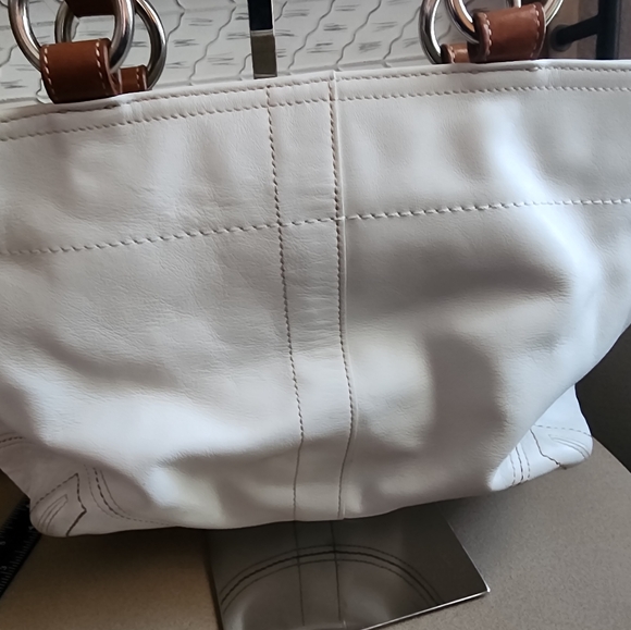 COA Coach Classic Soho White/Brown Leather Double Pocket Carry All Handbag - Picture 3 of 16